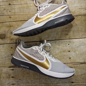 Nike zoom strike 2 lady's